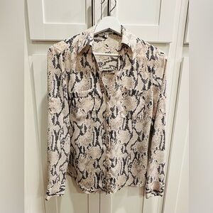 Express Shirt for Women （snake skin pattern, size XS)